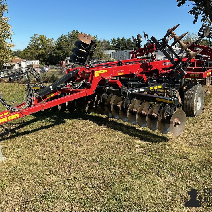 2017 Case IH 875 Ecolo-Tiger 9-Shank Disk Ripper