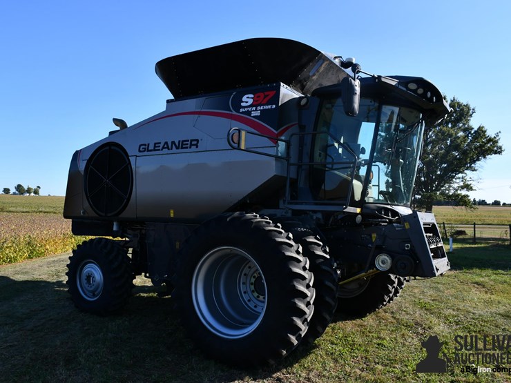 2020-gleaner-s97-image-3