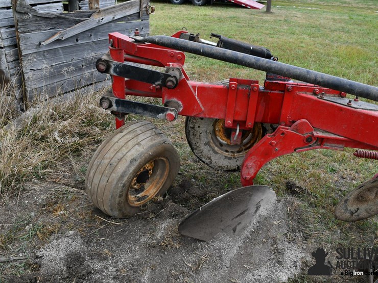 white-5-bottom-plow-image-16