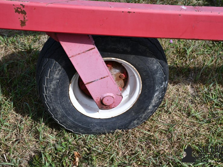 kuhns-1534-hay-accumulator-image-12