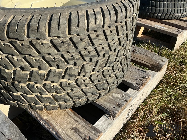 cub-cadet-24x10.50-12nhs-tire-on-4-bolt-rim-image-5