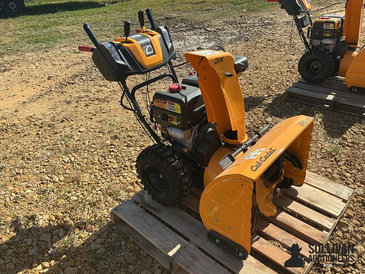 cub-cadet-3x28ip-28”-walk-behind-snow-blower-image-3