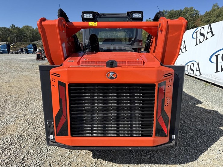 #5120-•-2025-kubota-svl-97-3-tracked-skid-steer-image-4