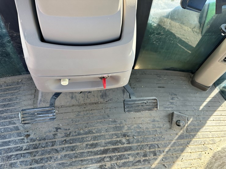 #32570-•-2012-john-deere-9360r-4x4-articulating-tractor-1rw9360rkep011018-image-69