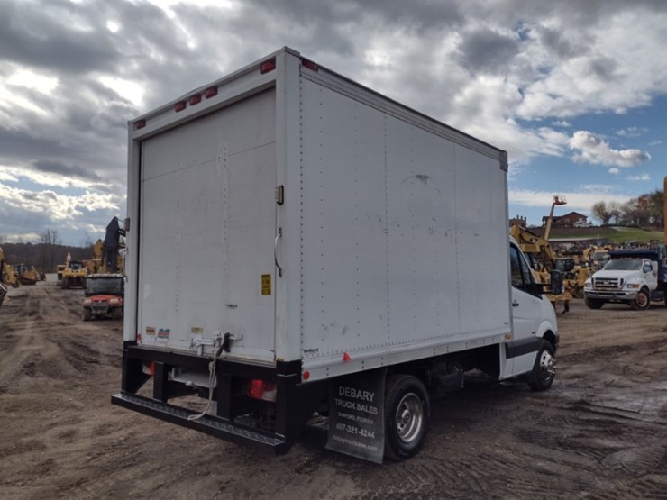 11-freightliner-truck^title^-(qea-4046)-image-24