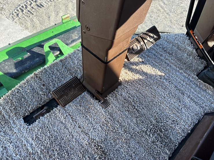 2004-john-deere-9660-sts-image-102