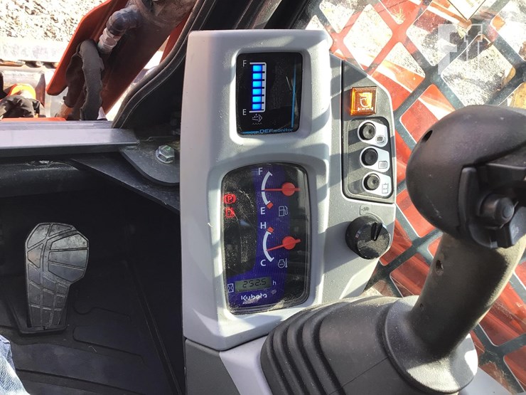 2024-kubota-svl97-2-image-13