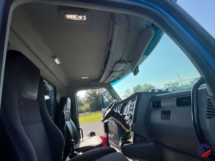 2016-kenworth-t880-image-58