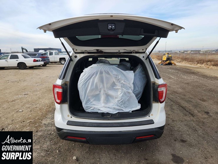 2018-ford-explorer-image-31