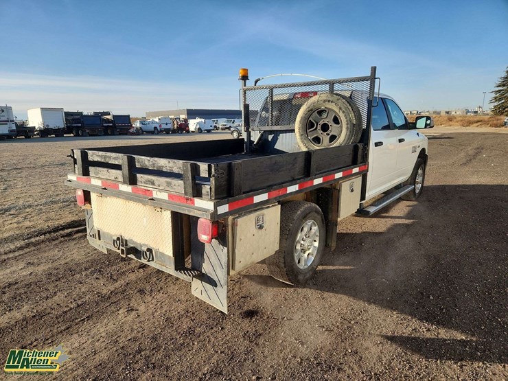 2017-dodge-2500-image-3