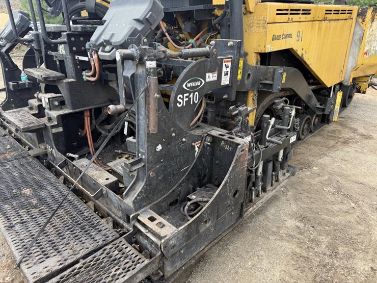 caterpillar-ap-1055f-image-26