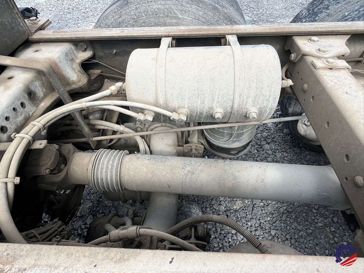 2016-kenworth-t880-image-77