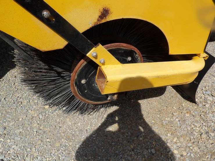 #27063-•-2016-laymor-sm-400-sweeper-/-broom-image-29