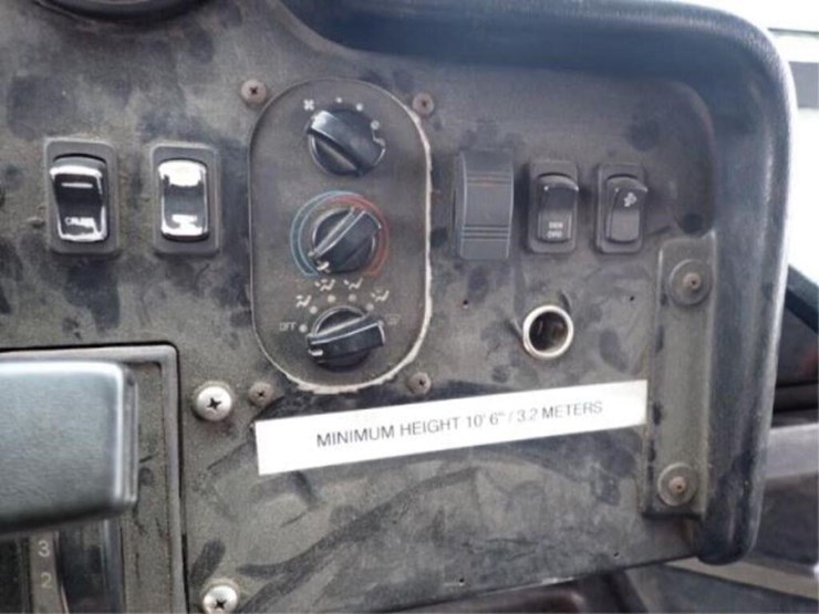 2008-freightliner-mt55-image-19