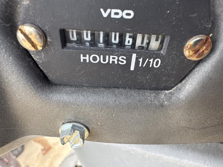 caterpillar-cb-534d-image-33