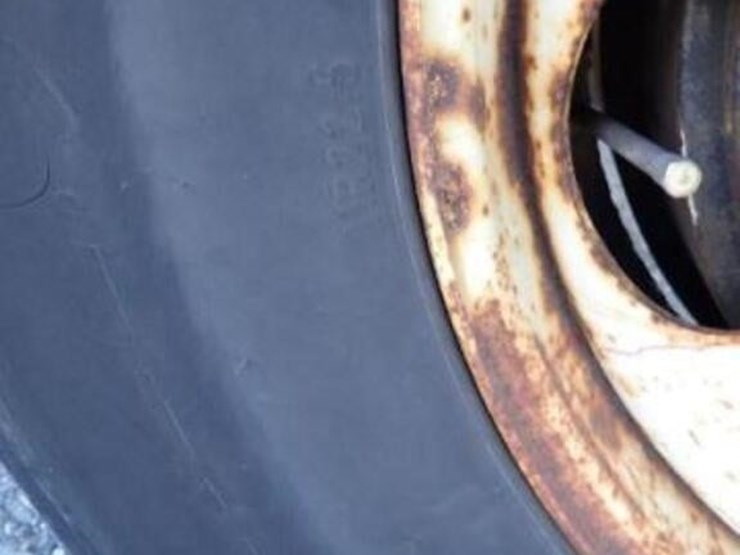 2010-freightliner-cascadia-t/a-hiway-tractor---day-image-36