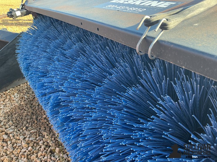 erskine-ab840hdx-84”-power-broom-attachment-image-13