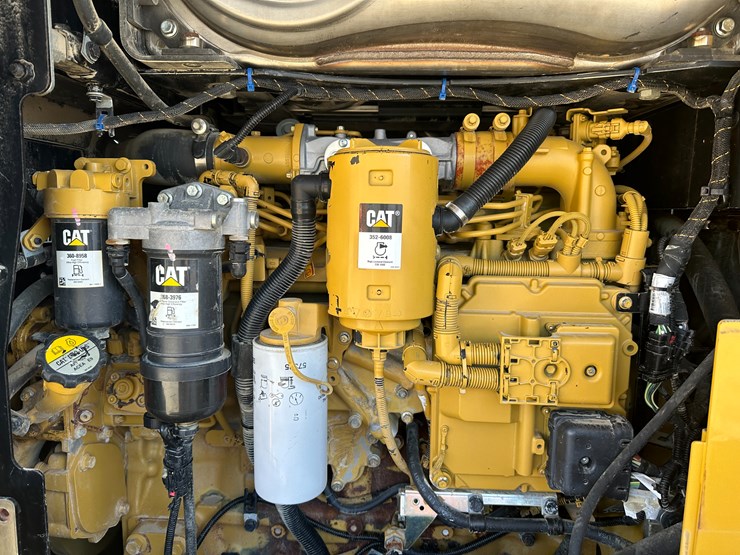 2016-caterpillar-926m-image-64