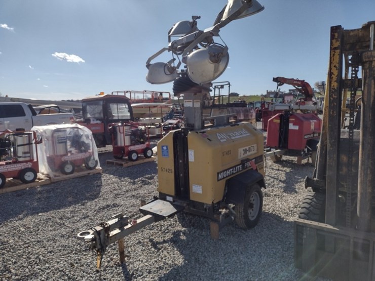 10-allmand-nite-lite-pro-light-plant-(qea-4055)-image-1