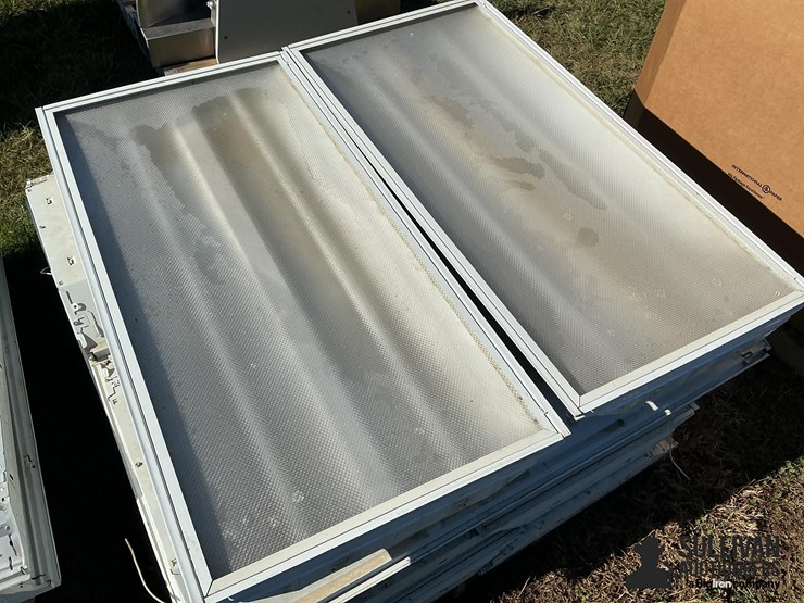 fluorescent-light-fixtures-image-6