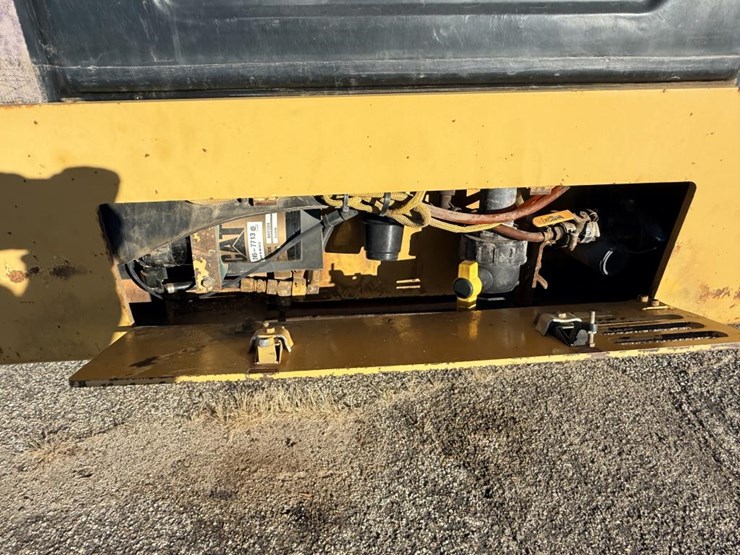 1992-caterpillar-cs-423e-image-27