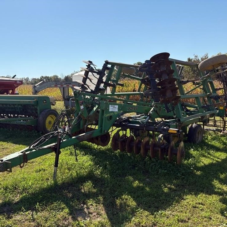 JOHN DEERE 726