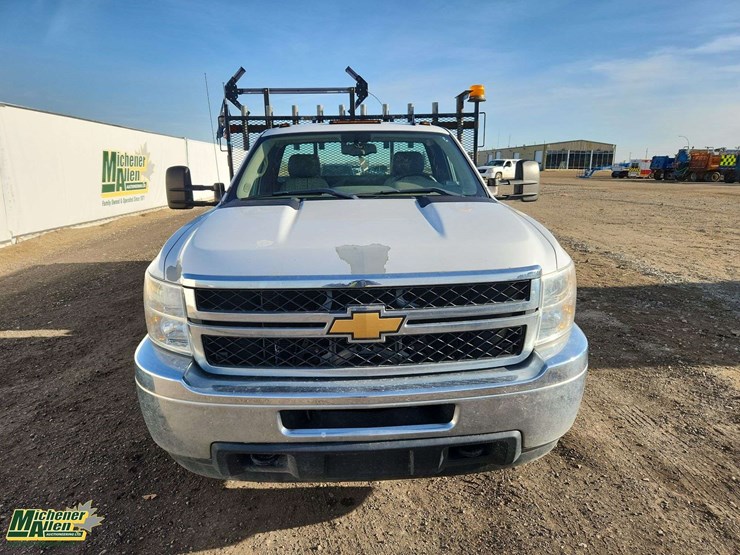 2013-chevrolet-silverado-3500hd-image-22