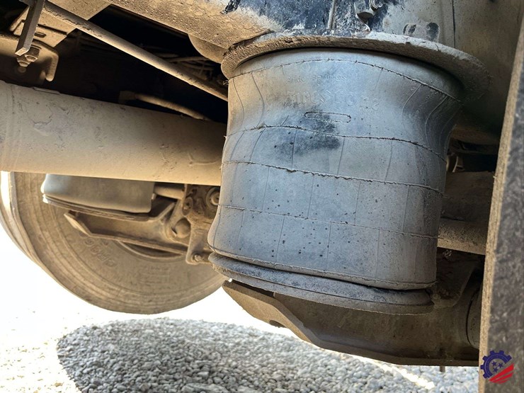 2016-kenworth-t880-image-41