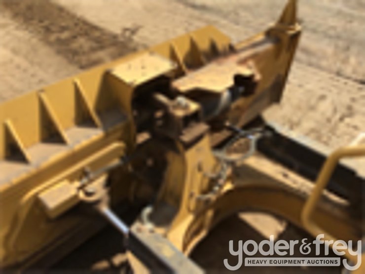 2016-caterpillar-d6n-lgp-image-6