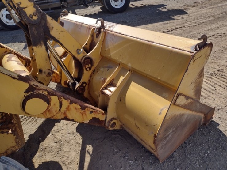 caterpillar-420d-image-21