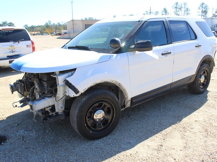 2015-ford-explorer-image-5