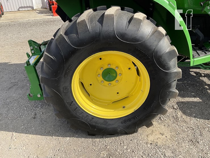 2015-john-deere-4044m-image-13