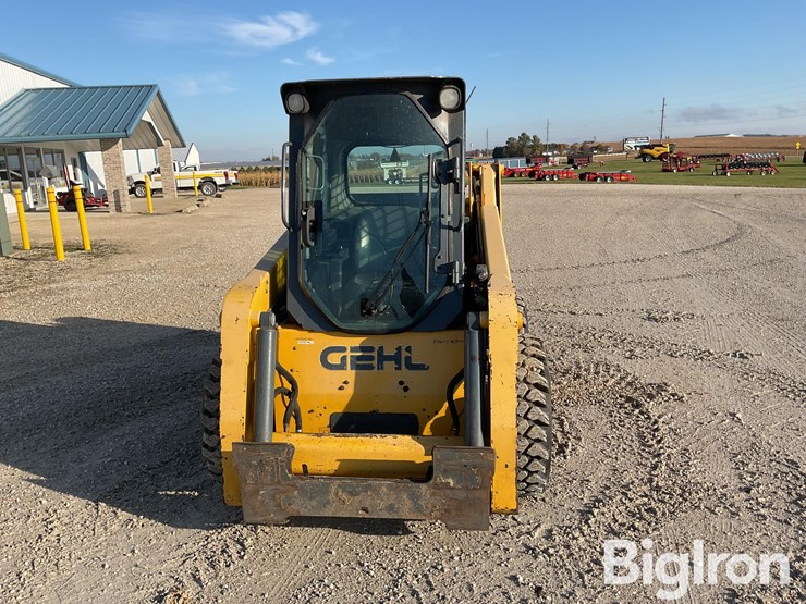 2014-gehl-r220-image-2