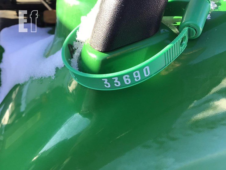 2004-john-deere-2210-image-21