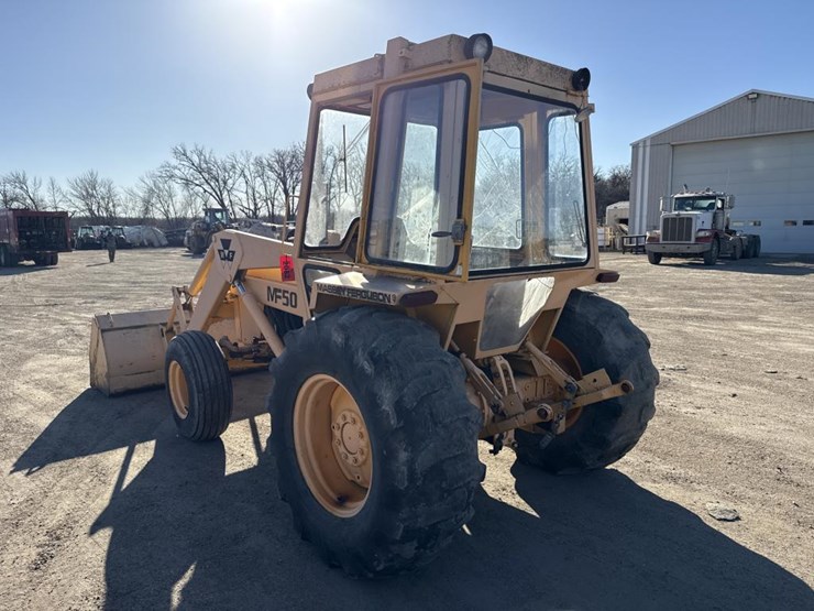 massey-ferguson-300a-image-3