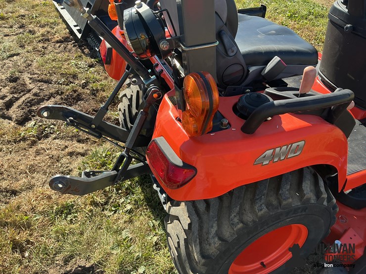 2010-kubota-bx2660-4wd-compact-utility-tractor-w/mower-deck-image-15
