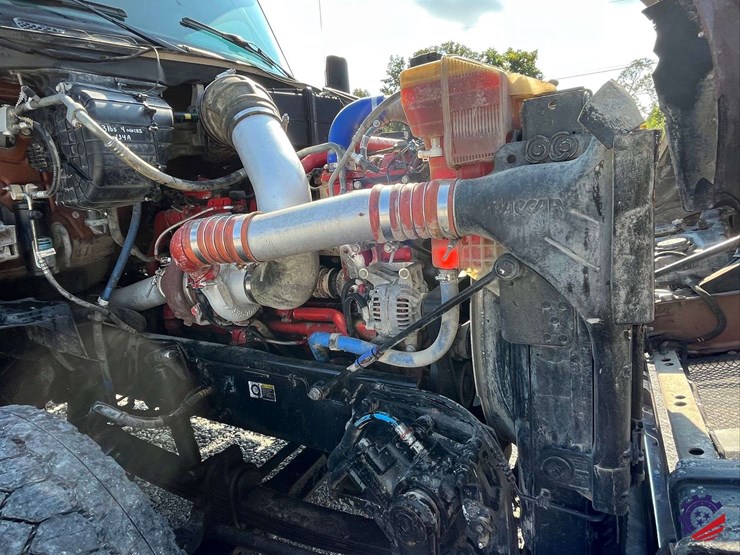 2016-kenworth-t880-image-47