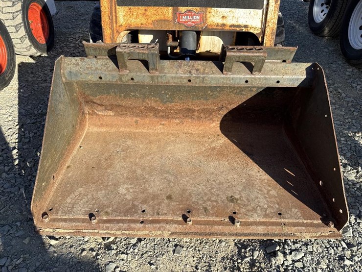 2015-bobcat-s70-image-10