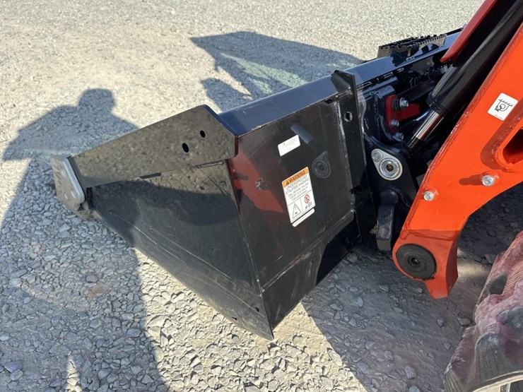 #5120-•-2025-kubota-svl-97-3-tracked-skid-steer-image-12