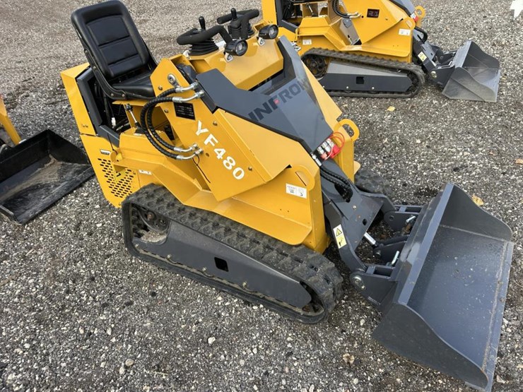 #2711-•-2025-infront-yf400-mini-tracked-skid-steer-image-5