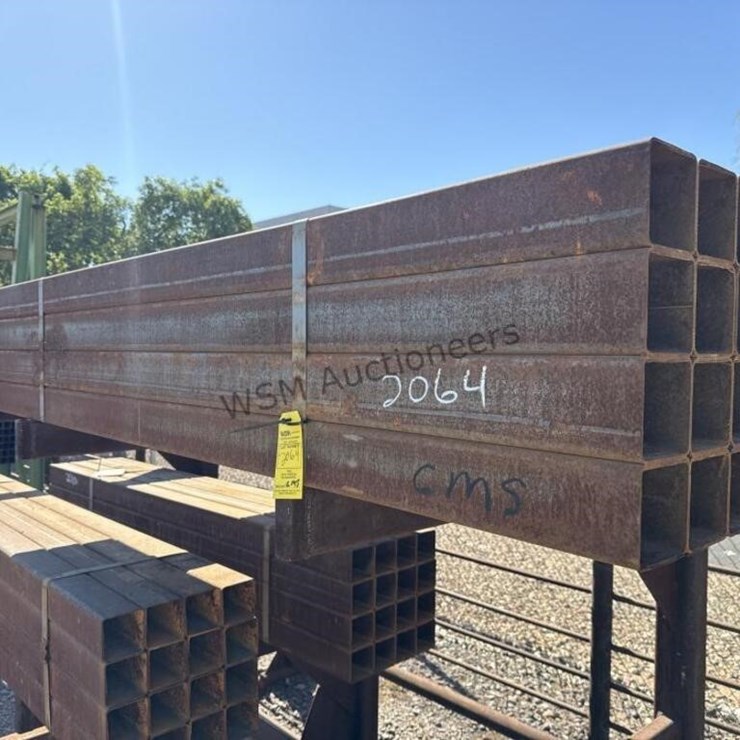 BUNDLE OF 3 1/2IN SQUARE TUBING