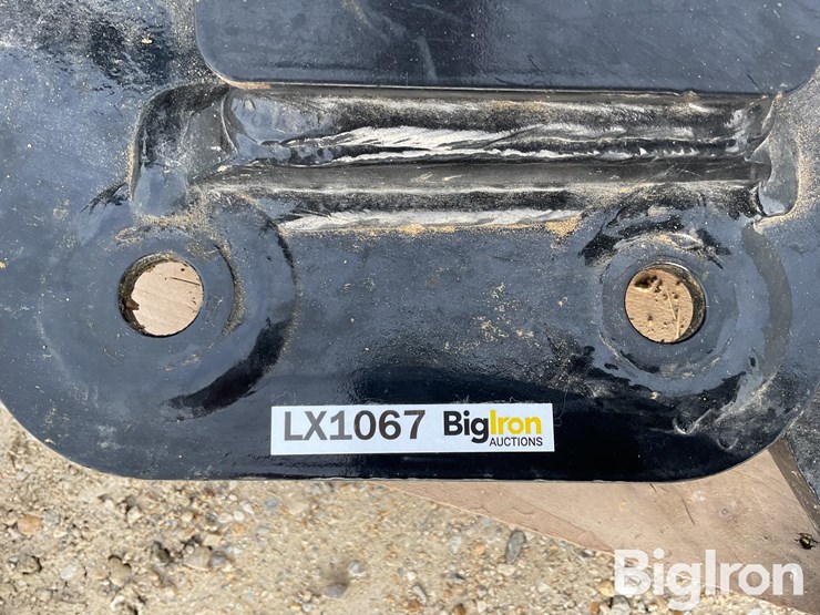 new-holland-t-6-loader-brackets-image-11