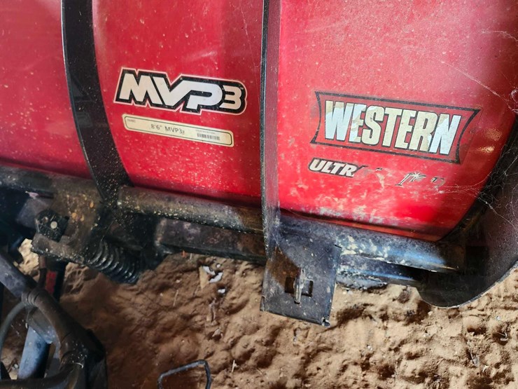 8.5'-western-v-blade-snowplow-image-4