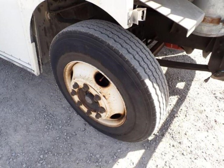 2012-freightliner-mt55-image-36