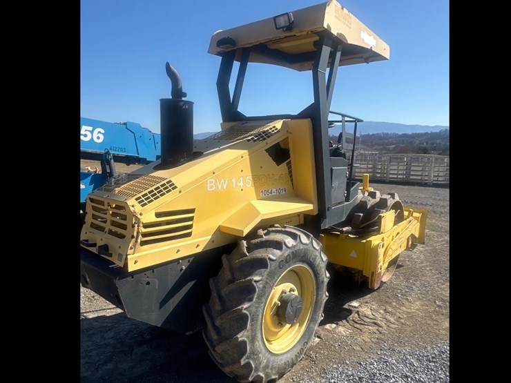 #1299-•-bomag-articulating-vibratory-compactor-roller-image-3