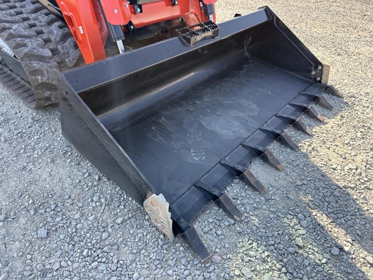 #5120-•-2025-kubota-svl-97-3-tracked-skid-steer-image-10