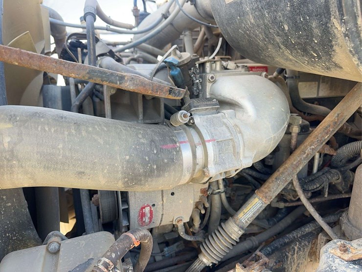 2009-sterling-l9500-image-20