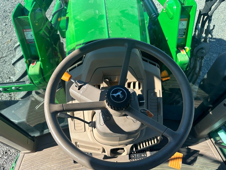 2013-john-deere-6140m-image-62