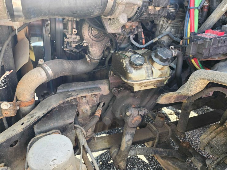 2016-freightliner-semi,-tag-#647-image-26