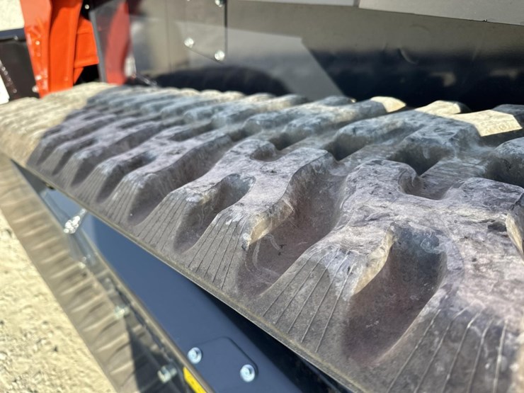 #5120-•-2025-kubota-svl-97-3-tracked-skid-steer-image-50